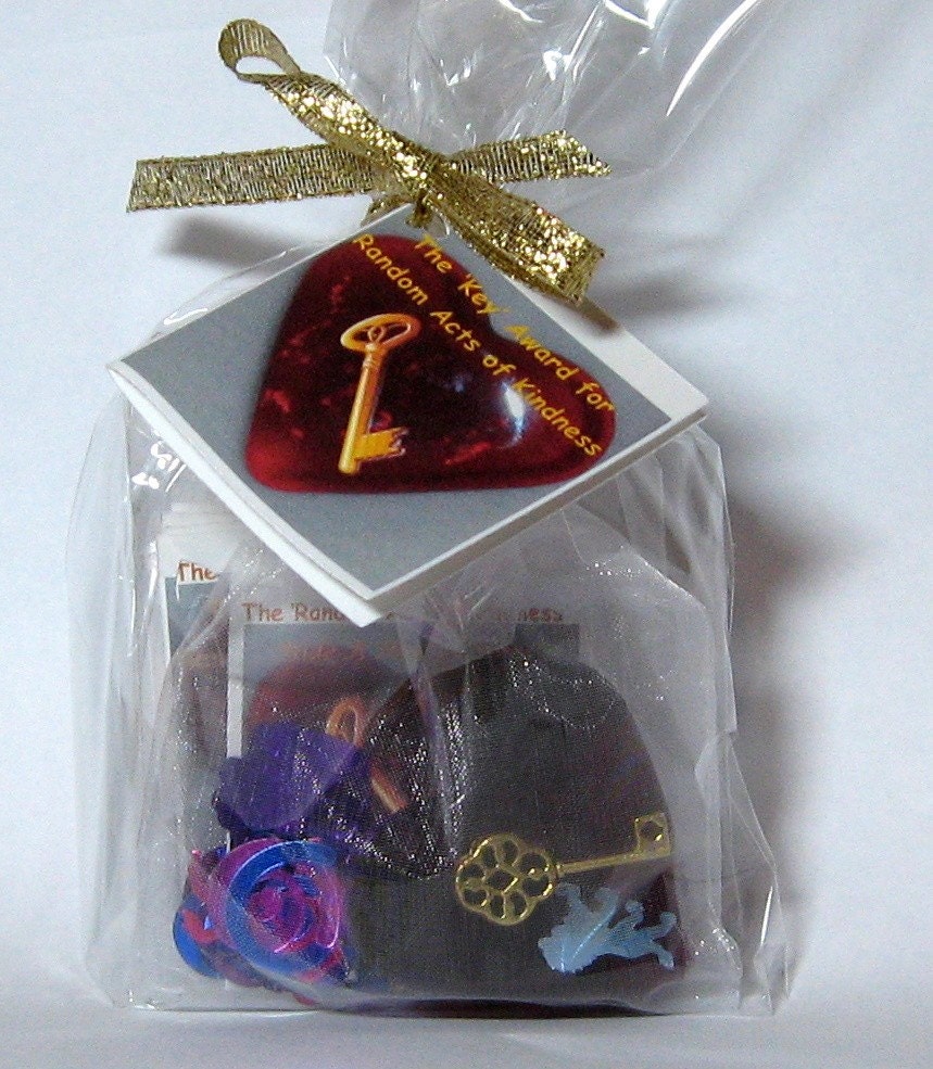 Red Glass Heart Pay-It-Forward Random Acts of Kindness for the Holidays Support Recognition Award Metal Key 1.5x1.5x.5" 1.6oz