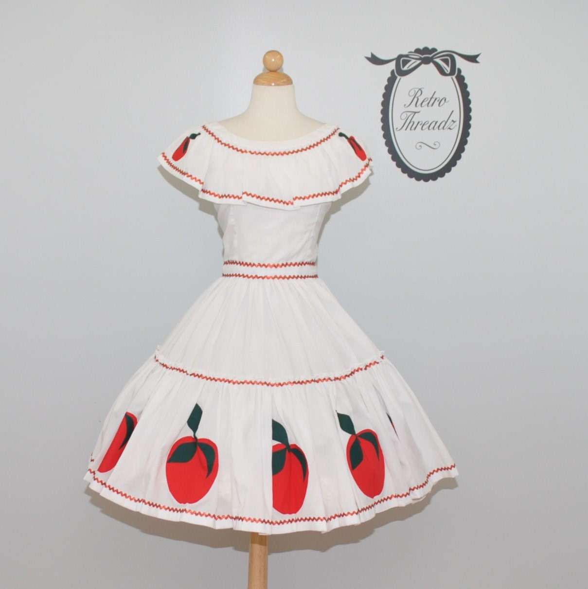 Vintage 60s Apple A Day Novelty Circle Party Dress