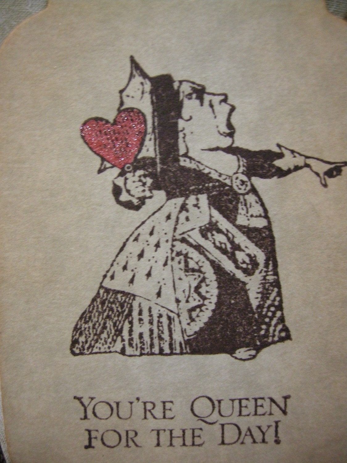 Alice in Wonderland Gift Tag - Red Queen - vintage style, shabby chic style, ephemera, red, heart, queen, woman, birthday, wedding