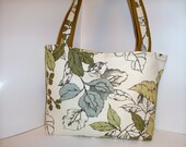 Tote bag with botanical print