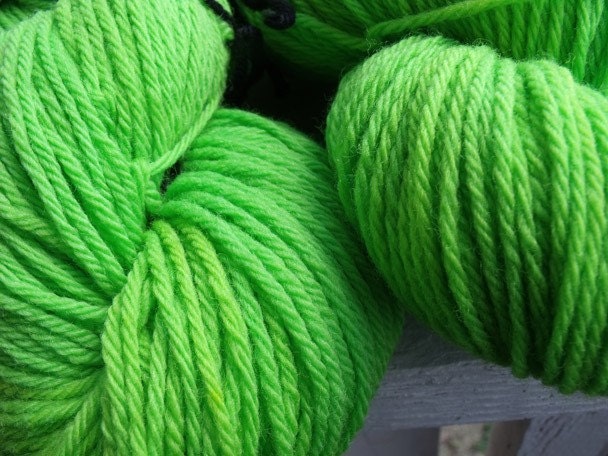 100% Merino Worsted Weight Yarn in Lime Green