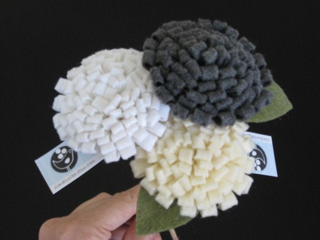 Handmade Pom Pom flower bouquet, 3 Large stems (Your choice of color)