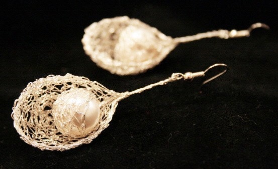 Stylish handmade crochet earrings with cream Swarovski pearls (silver)