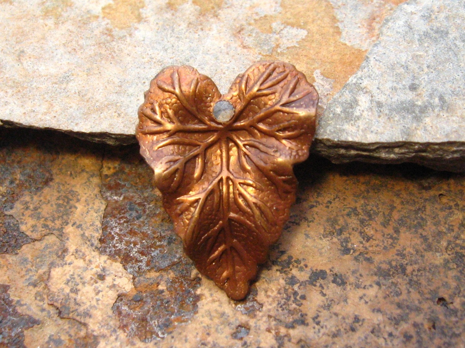 4 Vintage Patina Leaf Charms 14mm x 18mm -  Trinity Brass  LOW SHIPPING