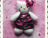 Hello Kitty Glamour Girl bead/charm/bow center