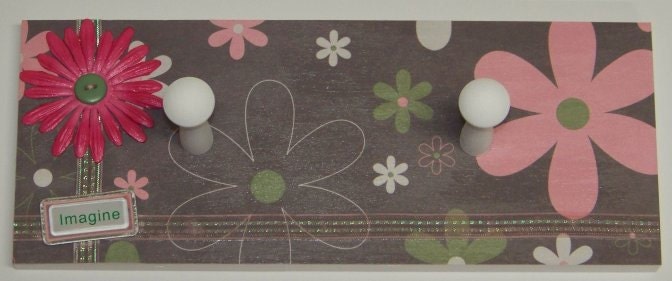 Girl hat rack wall plaque - Imagine flowers