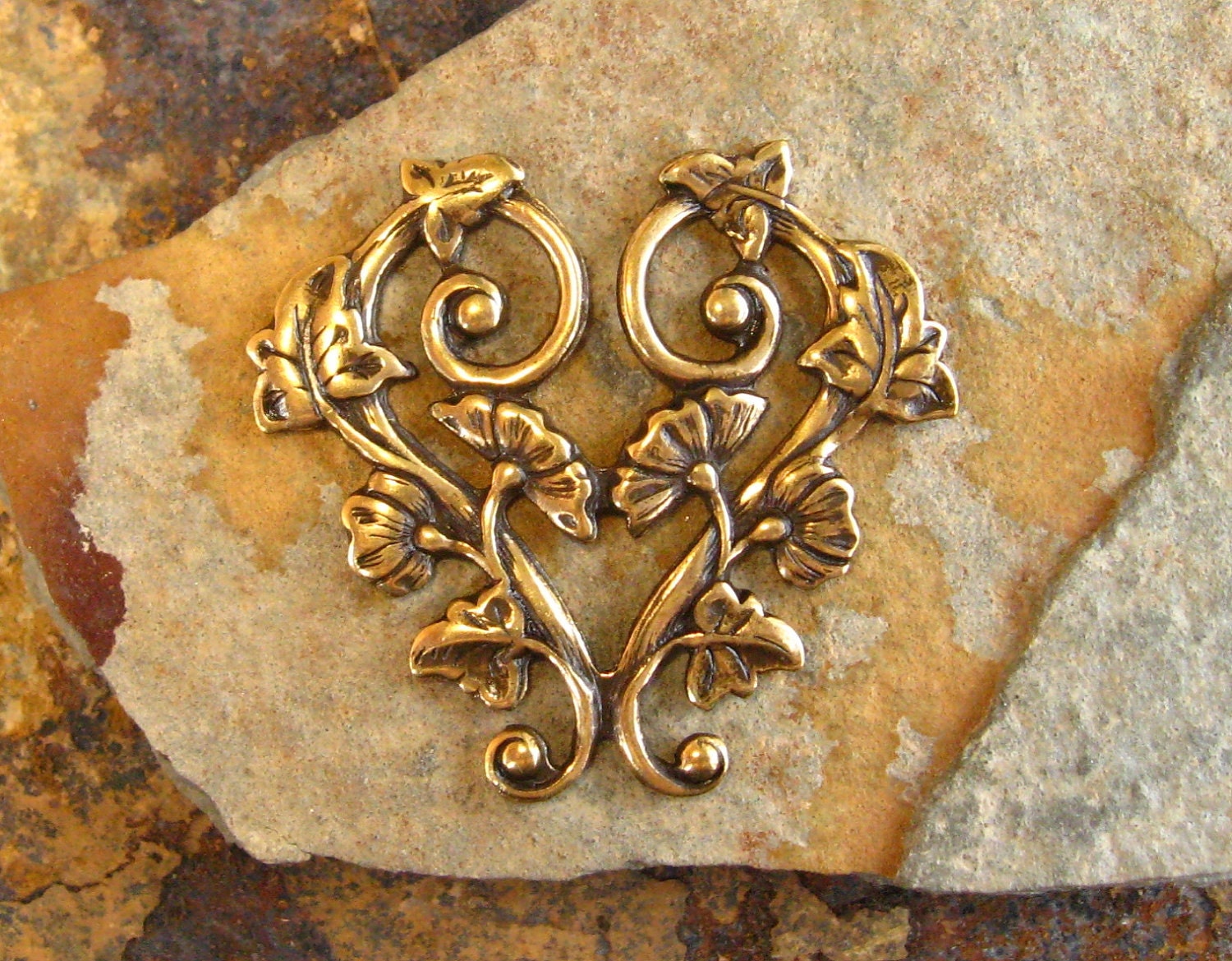1 Antique Gold Morning Glory Heart Pendant 30mm x 28mm -  Trinity Brass Co. LOW SHIPPING
