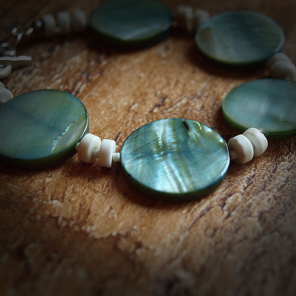 Sage Shell Disk and Howlite  Hieshi Bracelet