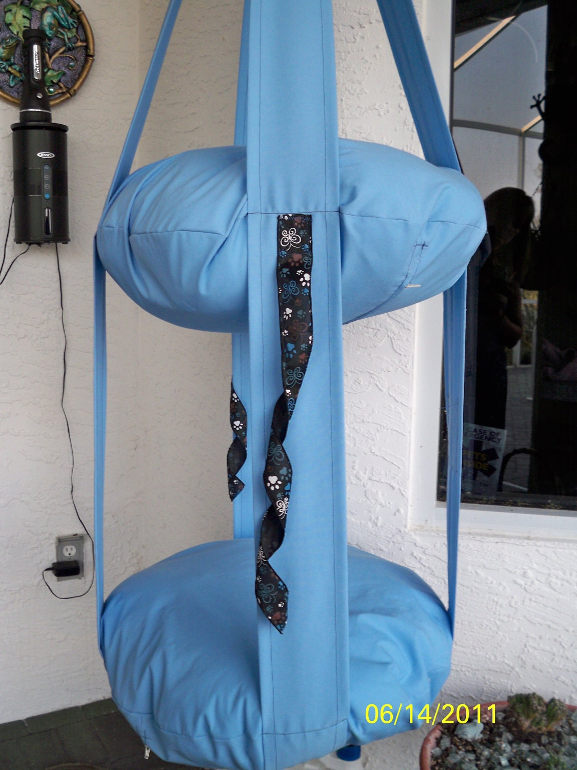 Blue Kitty Cloud, 2 Level with Paw Print Ribbons, Hanging Cat Bed