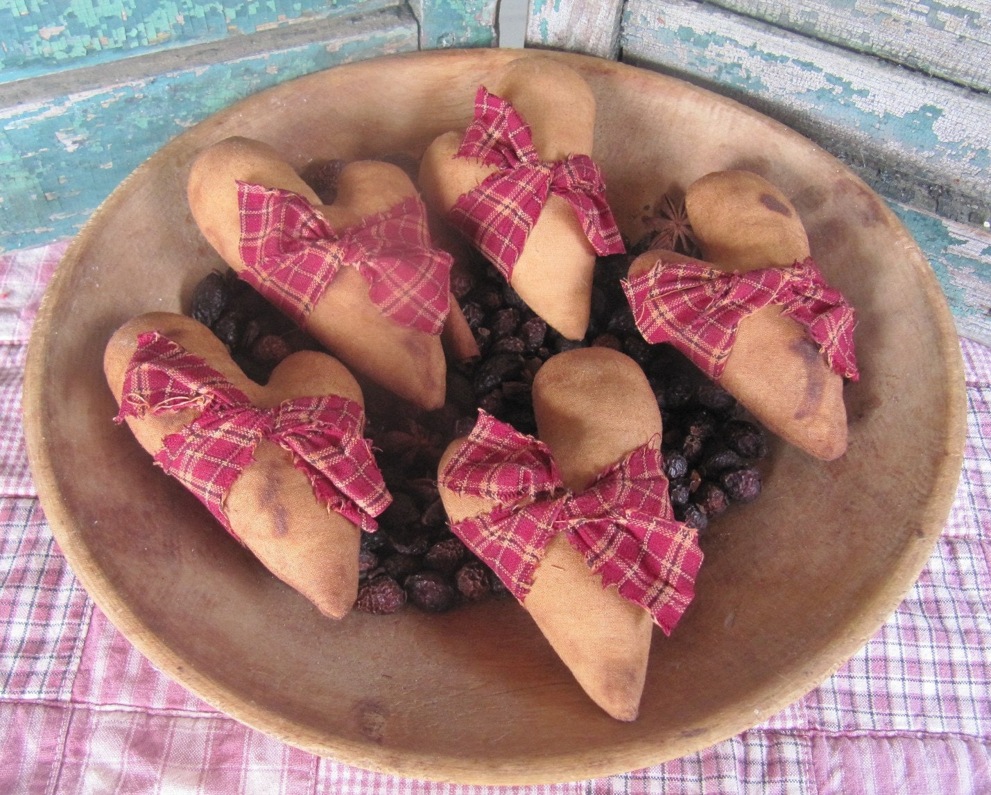 Prim Puffed Hearts Ornies/Bowl Fillers