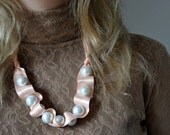 Carrie Inspired Giant  Pearls Necklace In Peach