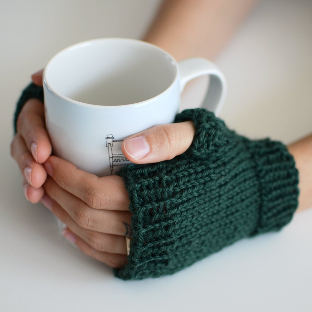 Coffee House Shortie Mitts - Fitted Fingerless Mittens / Gloves in Forest Green - Size Small / Medium
