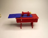 Vintage Renwal Sewing Machine with Moveable Parts