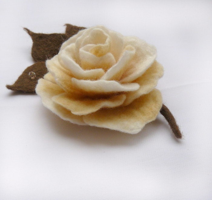 Felted  Rose Brooch. Vanilla Cream. Fiber Art Flower for Wear. Table Decor. OOAK