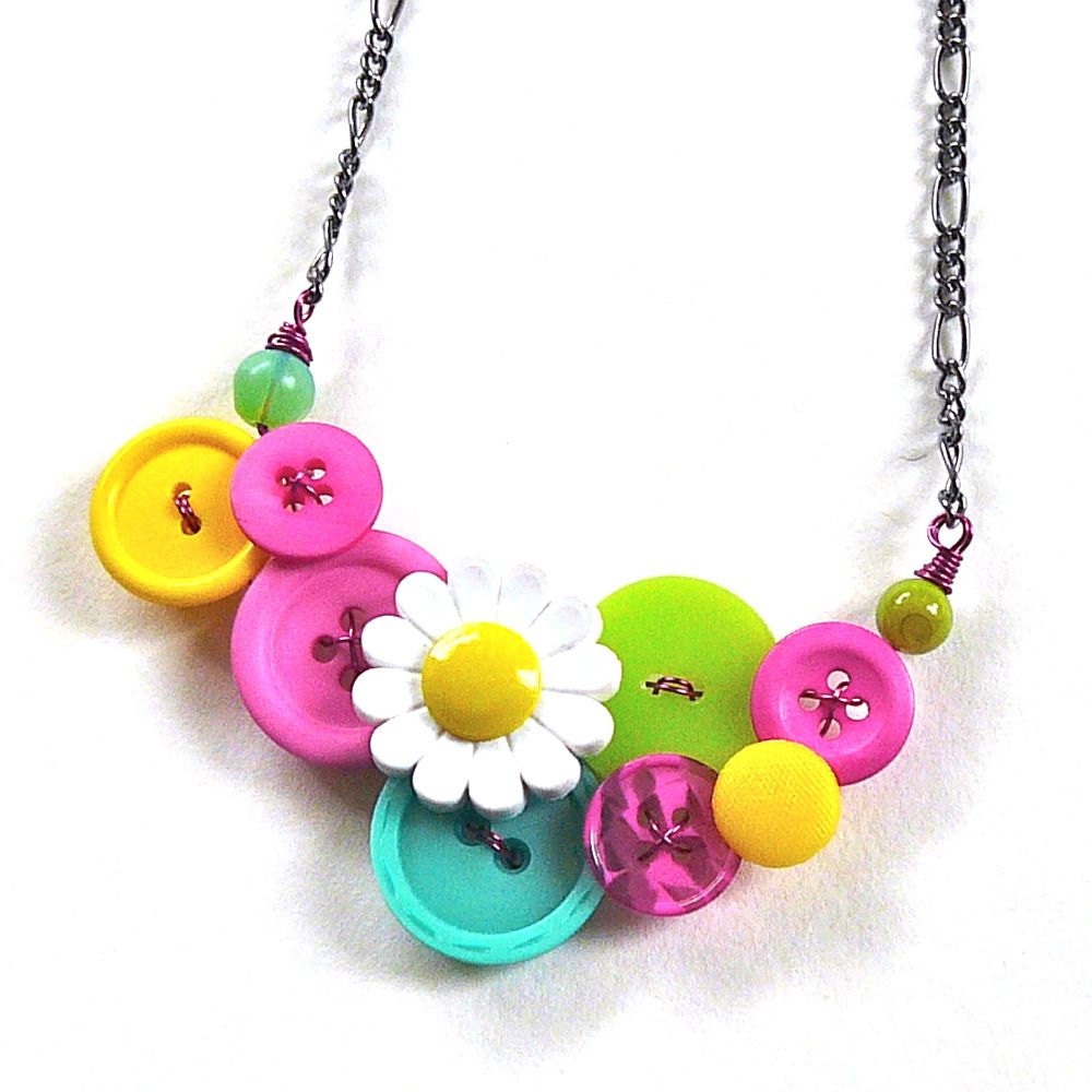 Colorful Daisy Statement Necklace Vintage Button Jewelry