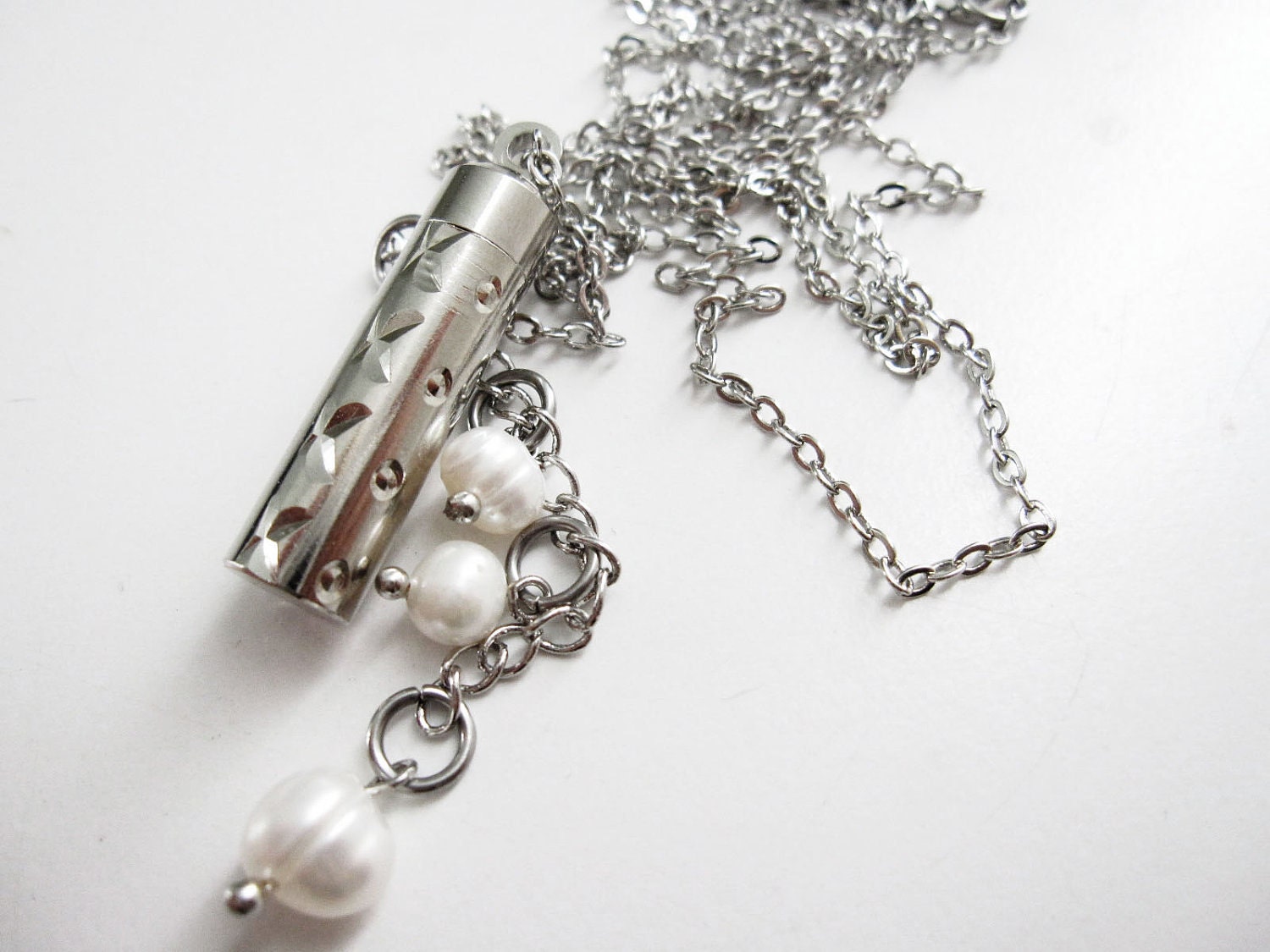 Star Capsule Necklace and Pearls