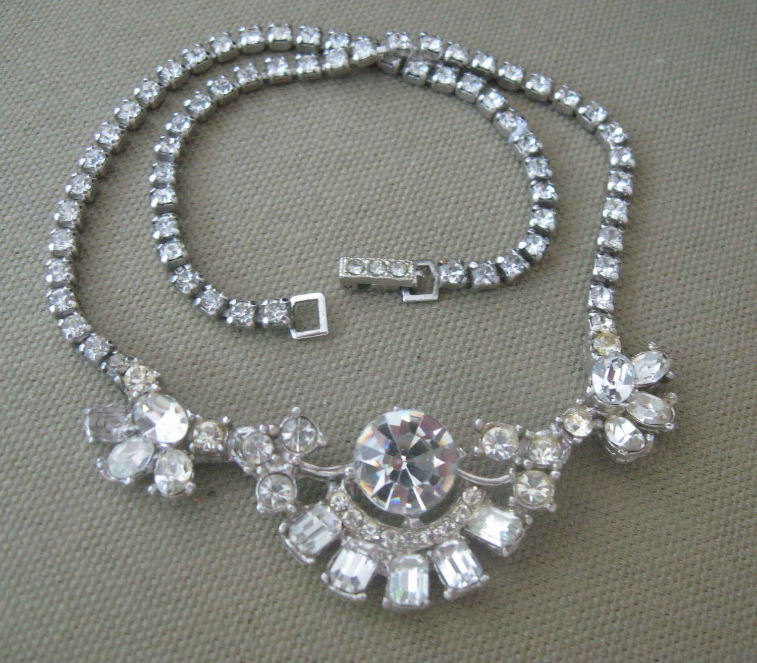 Vintage Rhinestones Centerpiece Necklace