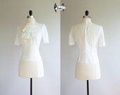 blouse small - victorian white blouse lace ascot button up (w210w01-1)