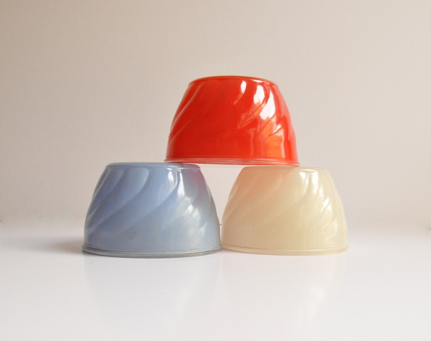 Vintage Set of 3 Multi-Colored Glass Bowls