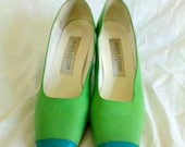 Vintage Kelly Green Shoes Heels Shoes Size 8B Retro Hippie Boho
