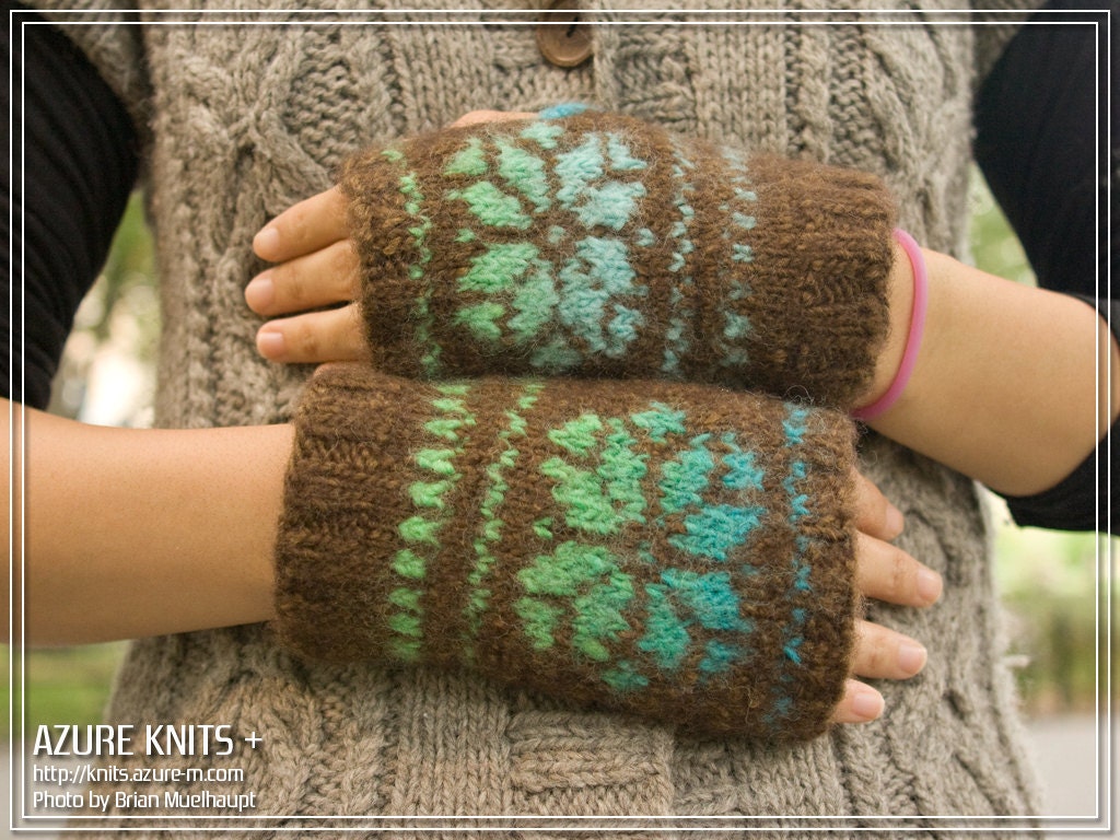 Wrist Warmers // Hand-Knitted Hand-Felted - SNOWFLAKE