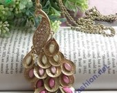 Pretty retro gold colorful crystals expanding feathers peacock necklace pendant vintage style