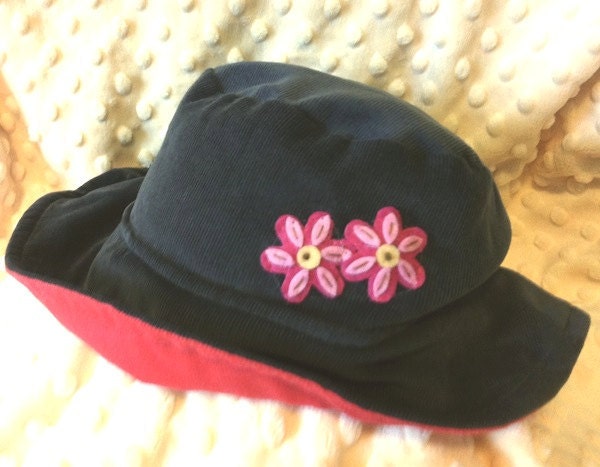 SMALL Corduroy Reversible Sun Hat w/ Applique- Grey / Pink