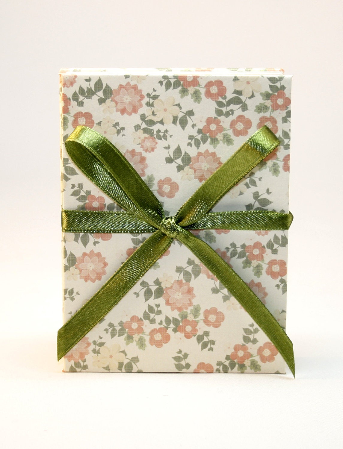 Brag Book Photo Album - Accordion - Mini wallet size - Vintage Floral