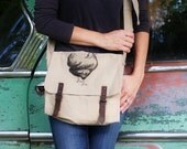 Happy Hen Medic Style Messenger