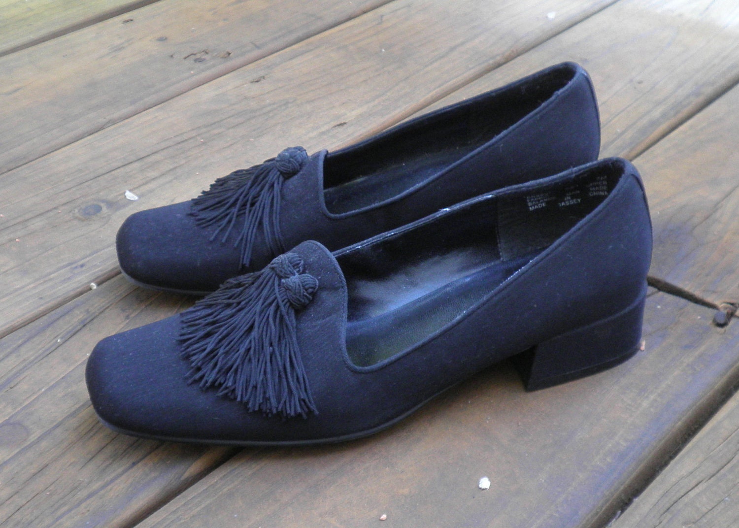 90s Black Tassel Shoes size 7
