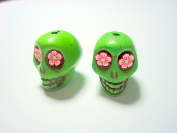 Red Flower Eyes in Green Howlite Skull Beads