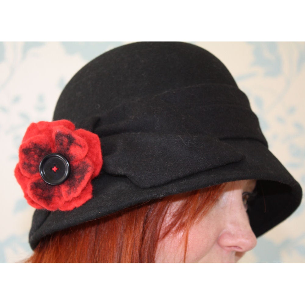 Always Remember Felt poppy. 1UK Pound  from the sale of this poppy goes to Help for Heroes Charity.