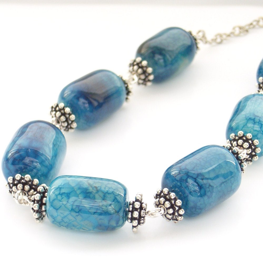 Agate gemstone necklace
