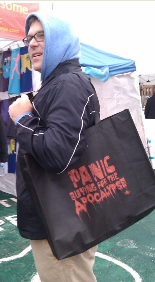 Panic Buying For the Apocalypse Non-Woven Shopping bag Black