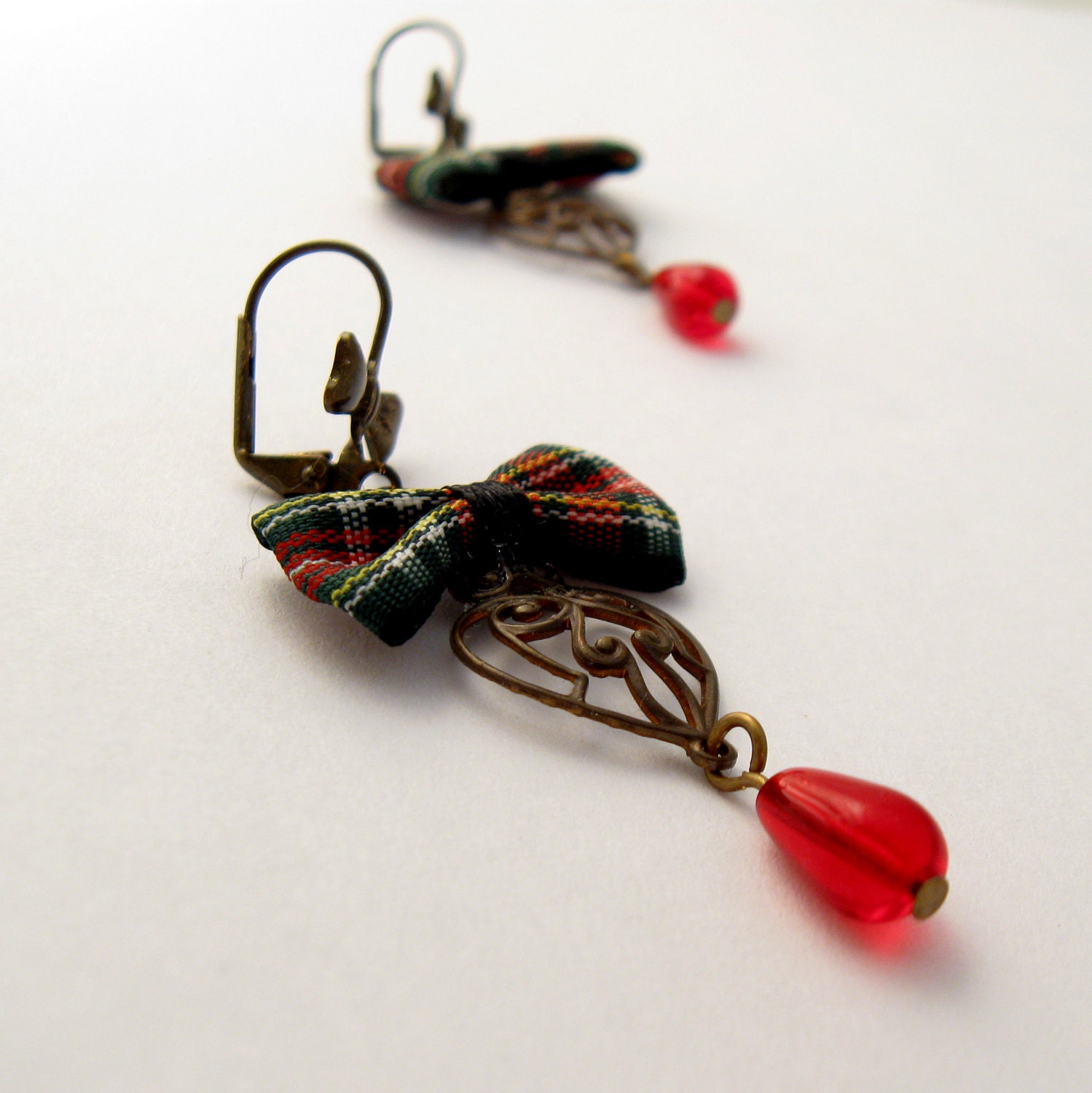 Plaid Bow Earrings                   tbteam tpt team