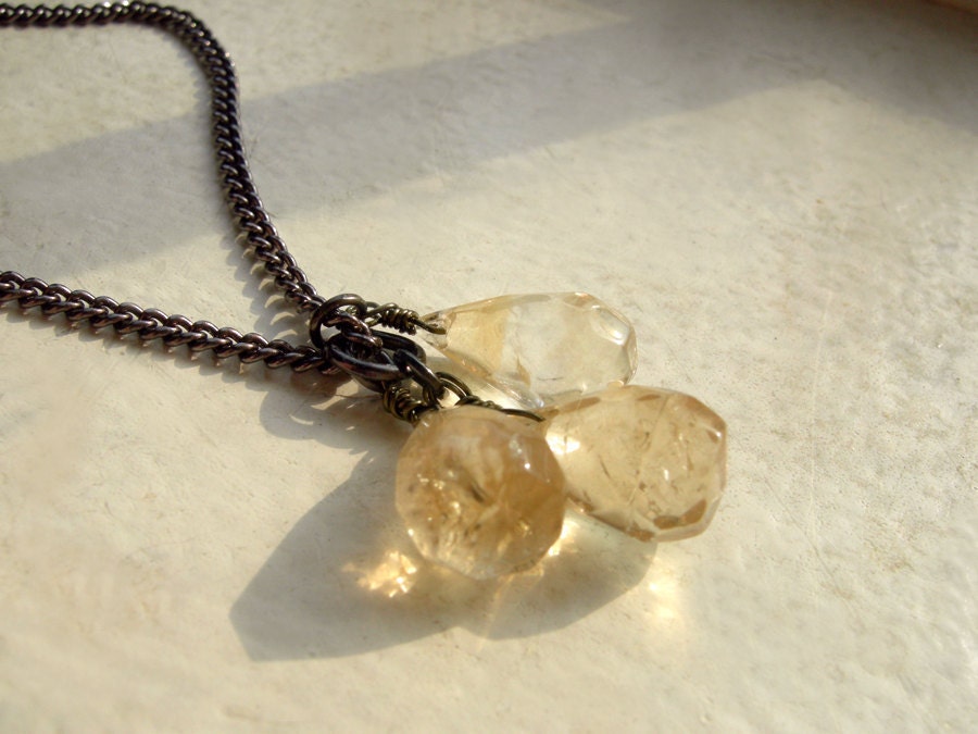 Citrine Briolette Cluster Necklace and Earring Set - Citrine Pale.