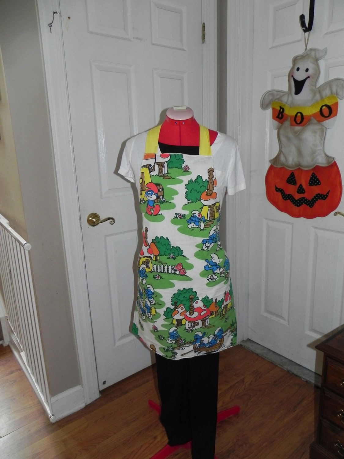 Apron made with Smurf bedsheet