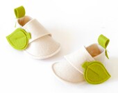 Newborn baby crib shoes Eva Natural ecru white booties with green leaves, eco friendly kids shoes, boys & girls slippers