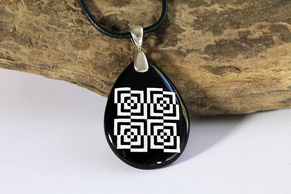 Earthquake or Optical Illusion on Black Onyx - Engraved Stone Pendant