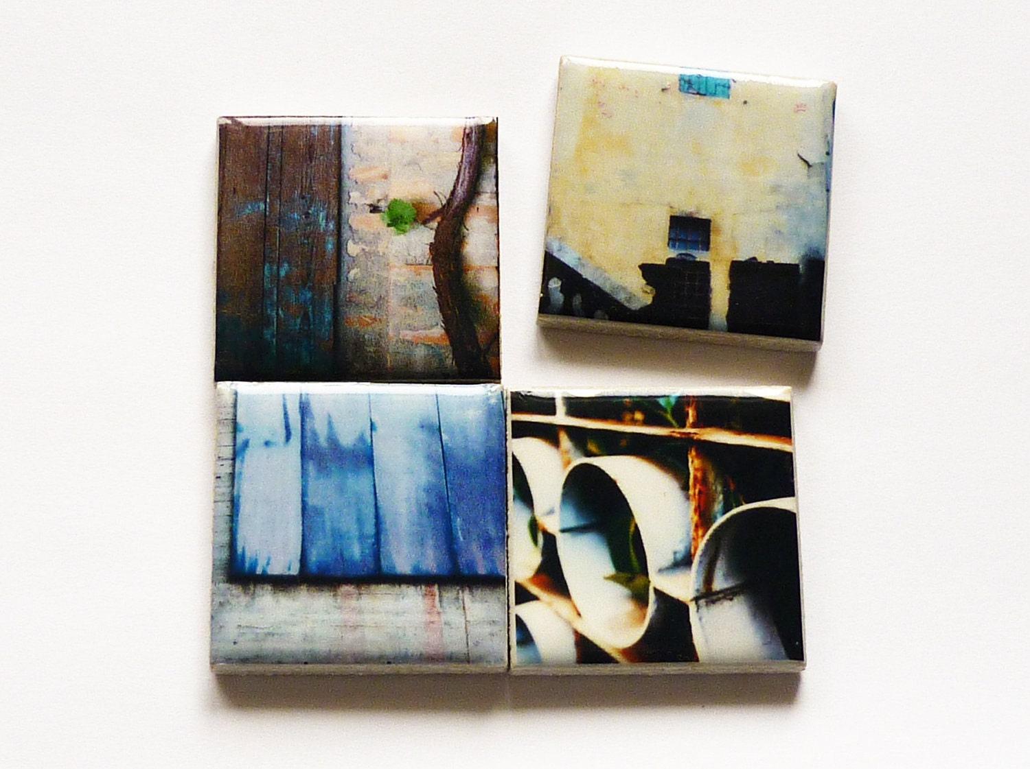 VINE GABLE RUST Fridge Magnet set of 4