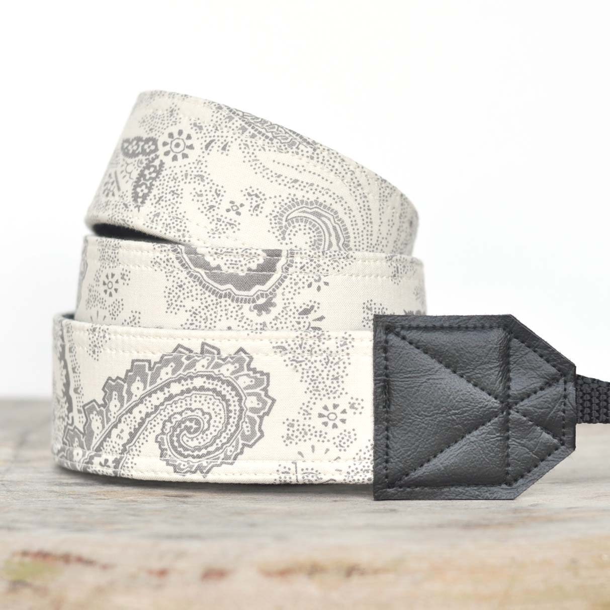 Camera Strap - Grey (Gray) and Cream Lace Paisley