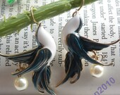 Pretty rose gold colorful swallow bird with white pearl earrings pendant vintage style