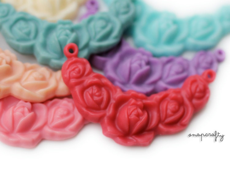 4pc vintage style centerpiece pendants, you choose colors, matte resin, flatback