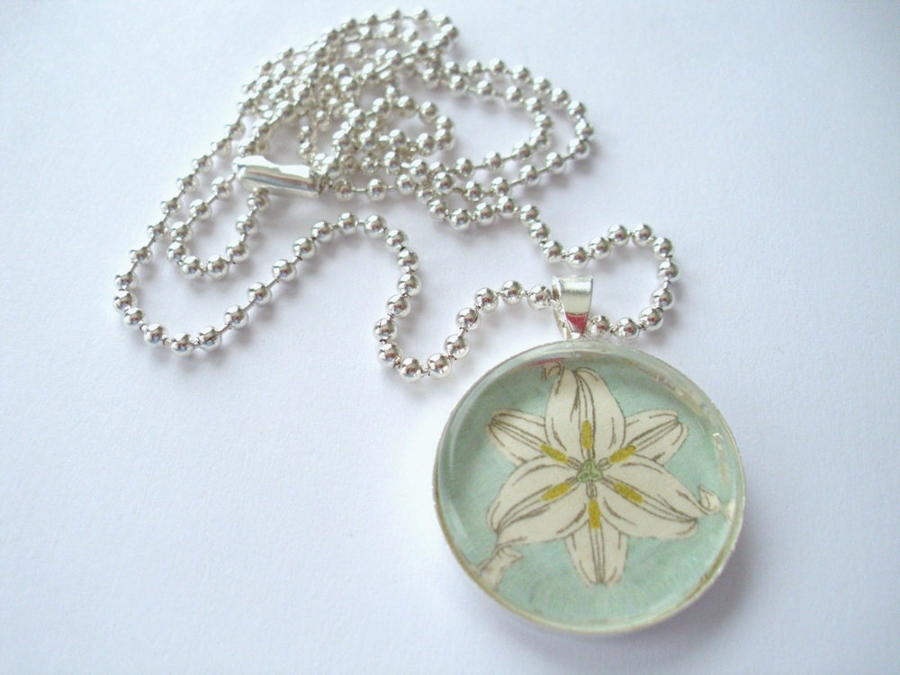 Glass Tile Pendant, Vintage Floral Pendant, Vintage Flowers, Spring Flowers - chain included