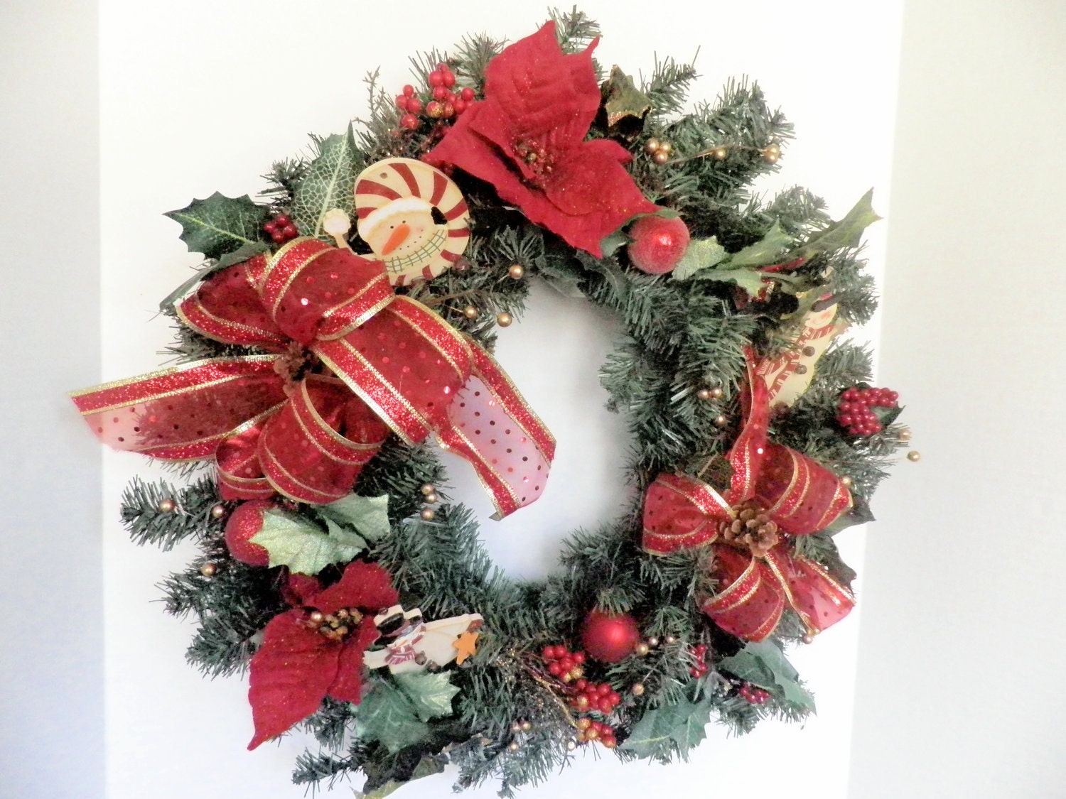 Wreath, Holiday, Christmas red green and gold