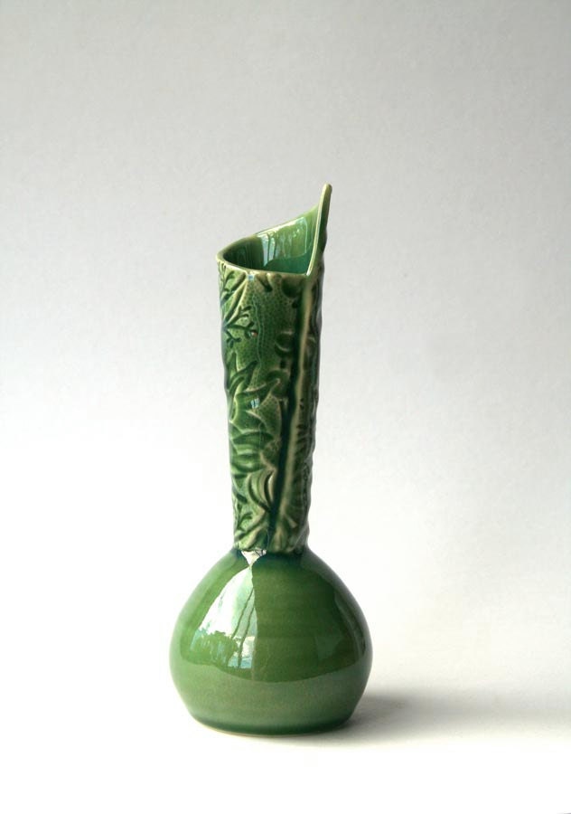 Ceramic bud vase with Australian Flannel flower design