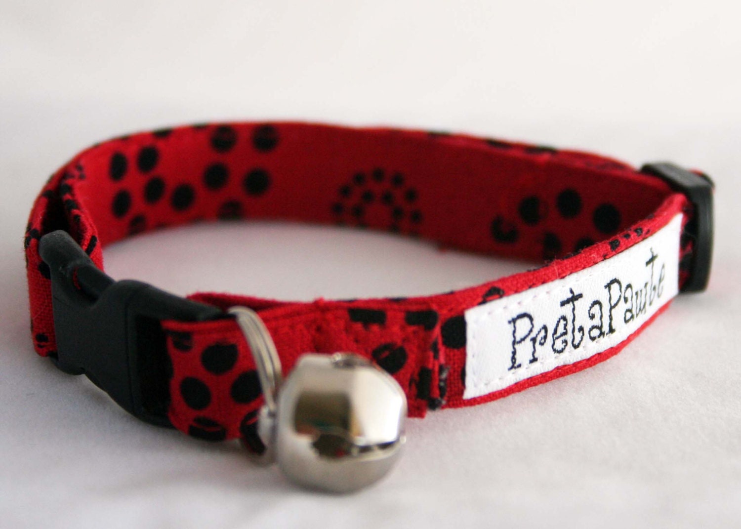 Cat Collar: Safety Cat Collar