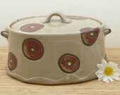 Ceramic casserole with lid
