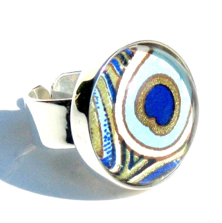 Silver Cocktail Ring. Metal and Glass Peacock Blue Feather Adjustable Ring: Peacock Feather