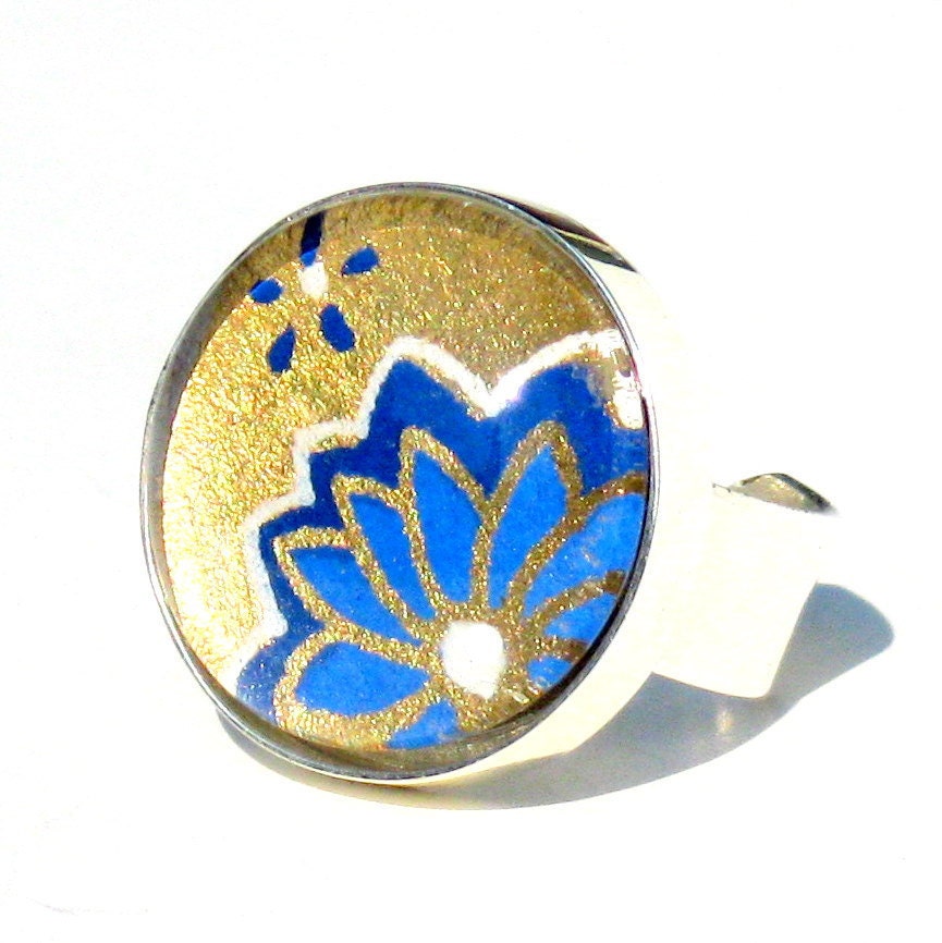 Silver Cocktail Ring. Metal and Glass Large Asian Blue Flower Adjustable Ring: Blue and Gold Burst